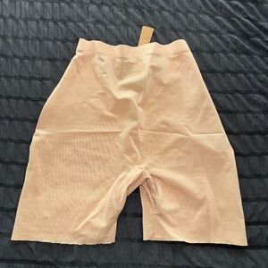 Skims Sheer Sculpt Low Back Short